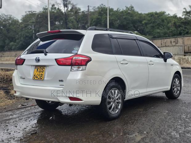 Toyota Corolla Fielder 2017 White