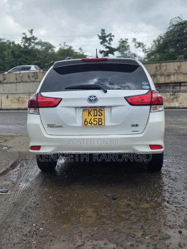 Toyota Corolla Fielder 2017 White