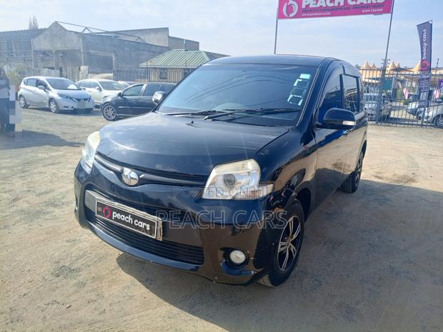 Toyota Sienta 2013 Black