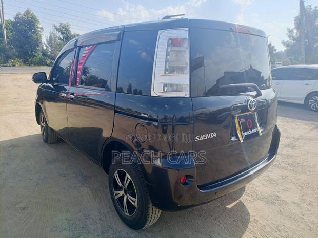 Toyota Sienta 2013 Black