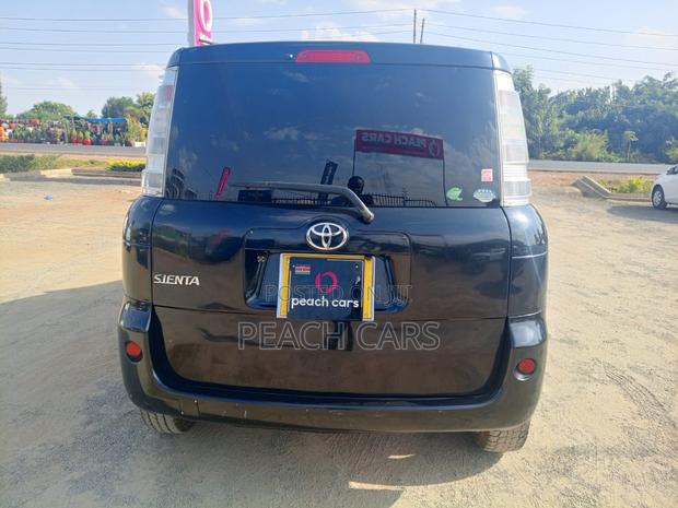 Toyota Sienta 2013 Black