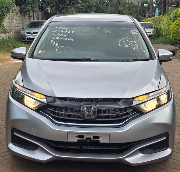 Honda Shuttle 1.5 Hybrid 2WD 2019 Silver