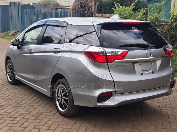 Honda Shuttle 1.5 Hybrid 2WD 2019 Silver