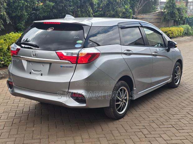 Honda Shuttle 1.5 Hybrid 2WD 2019 Silver