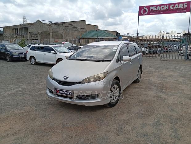 Toyota Wish 2012 Silver
