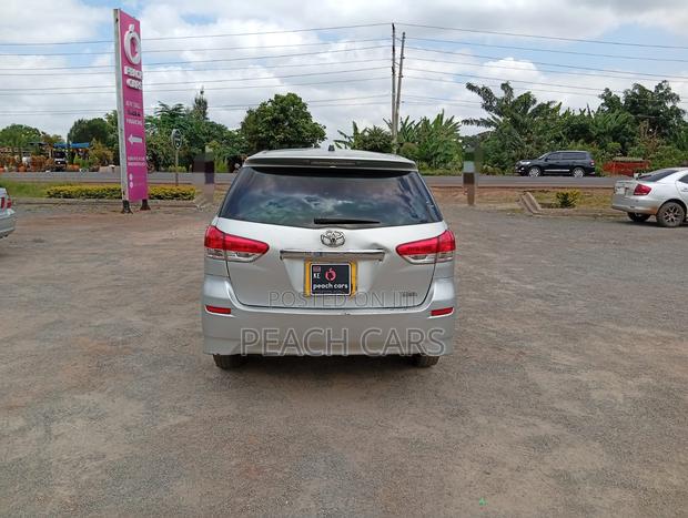 Toyota Wish 2012 Silver