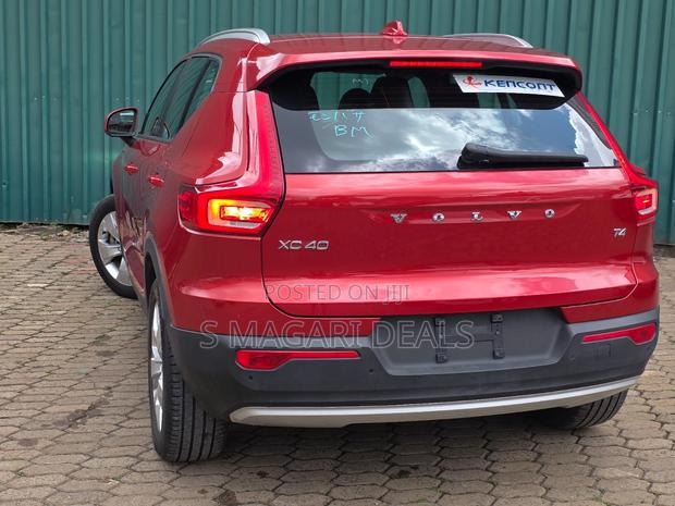 Volvo XC40 T3 Petrol FWD 2018 Red