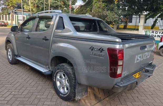 Isuzu D-MAX 2021 Gray