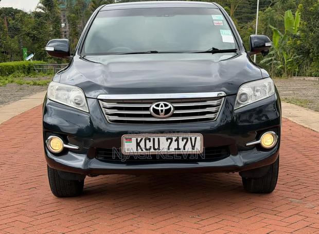 Toyota Vanguard 2013 Black