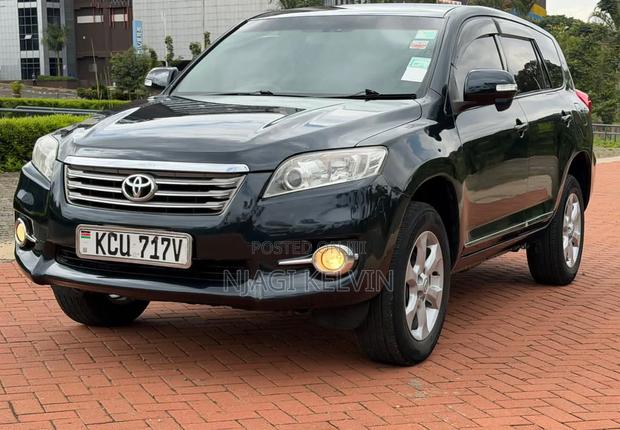 Toyota Vanguard 2013 Black