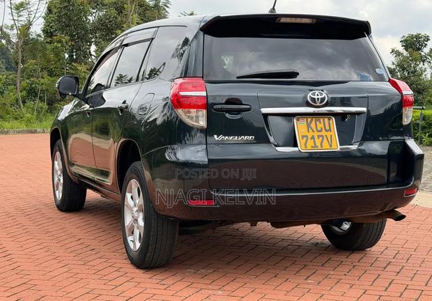 Toyota Vanguard 2013 Black