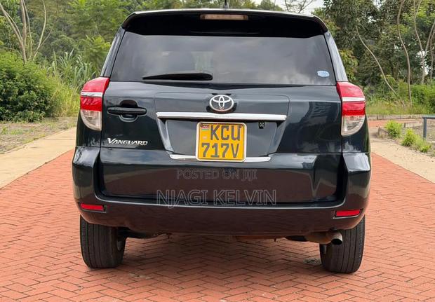 Toyota Vanguard 2013 Black