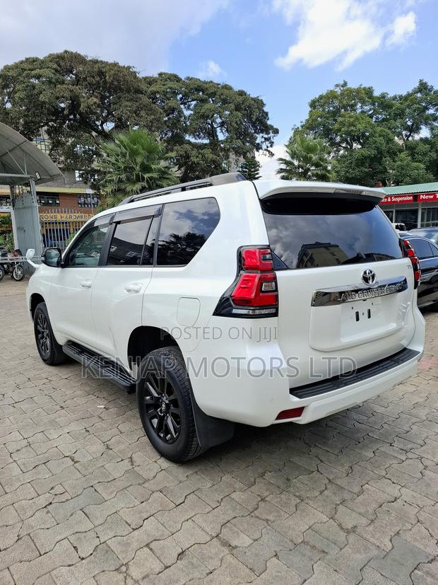 Toyota Land Cruiser Prado 2.8 2021 Pearl