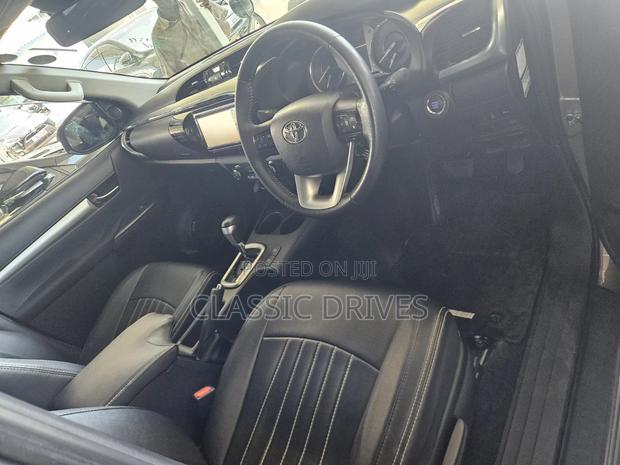 Toyota Hilux 2019 Green