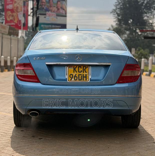 Mercedes-Benz C200 2011