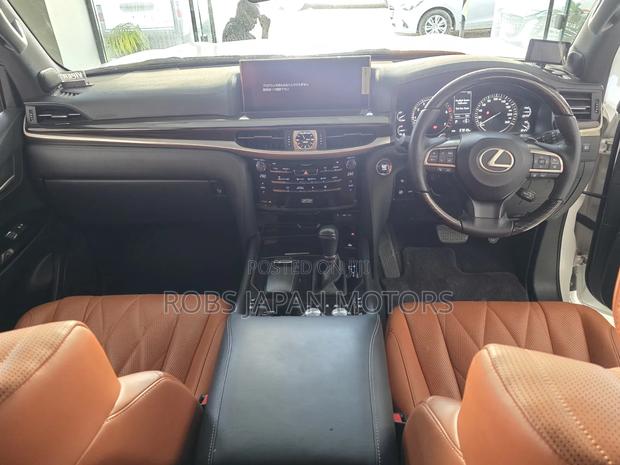 Lexus LX 570 AWD 2019 Off white