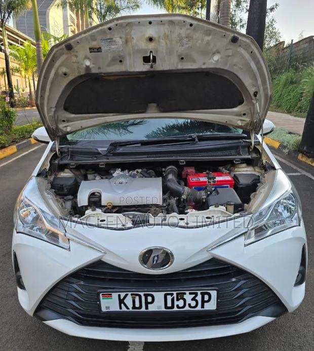 Toyota Vitz 2017 White