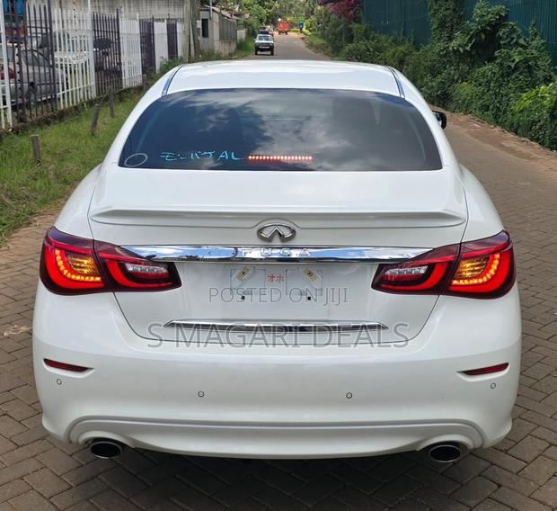 Nissan Fuga 2018 White