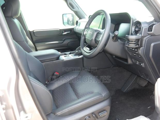 Toyota Land Cruiser Prado 2025 Gold