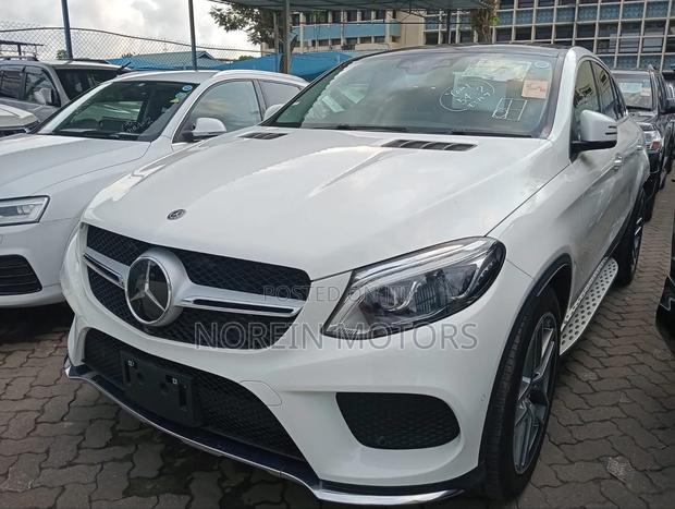 Mercedes-Benz GLE-Class GLE 350d 4MATIC 2019 Off white