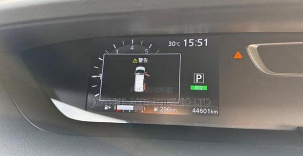 Nissan Serena 2019 Silver