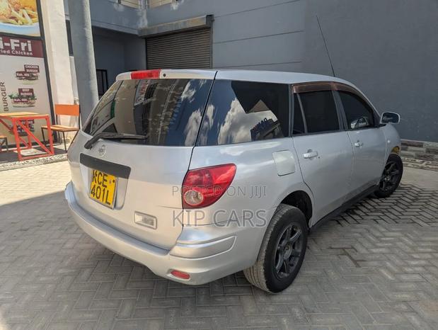 Nissan Advan 2008 Silver