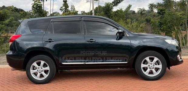 Toyota Vanguard 2013 Black