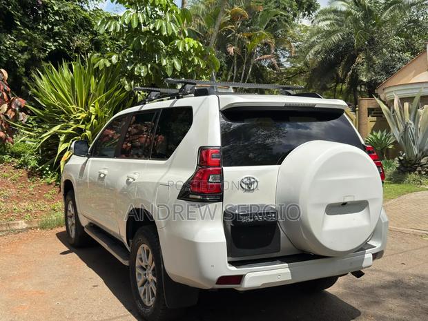 Toyota Land Cruiser Prado 2.8 2021 White