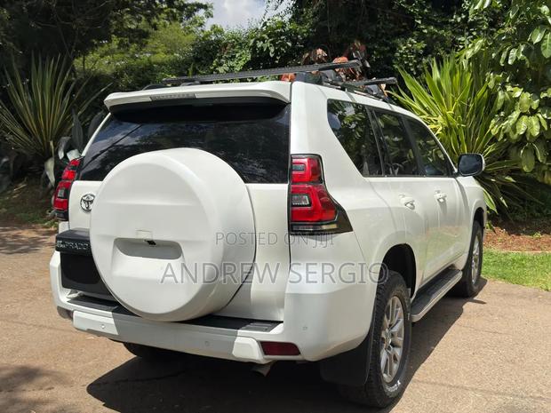 Toyota Land Cruiser Prado 2.8 2021 White