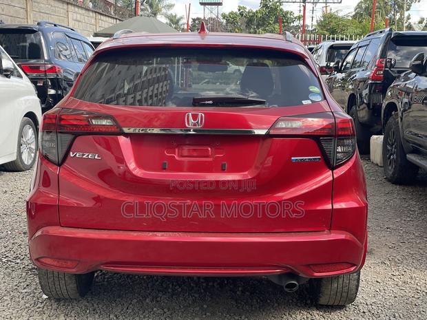 Honda Vezel 1.5 Hybrid 2WD 2019 Red