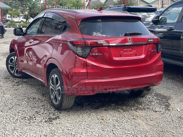 Honda Vezel 1.5 Hybrid 2WD 2019 Red