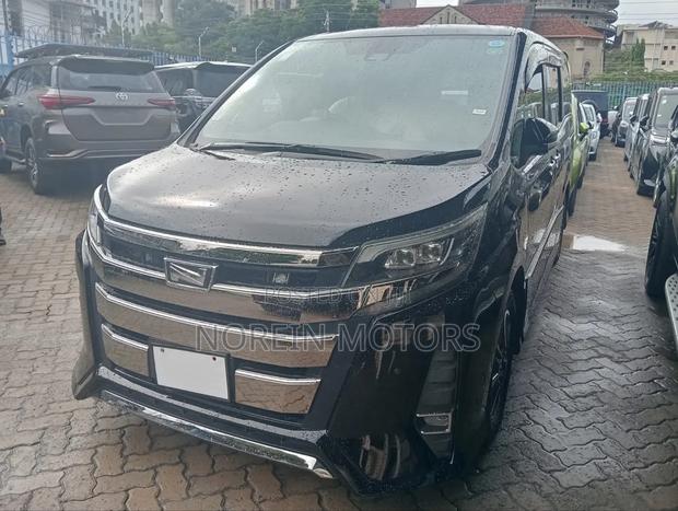 Toyota Noah 2019