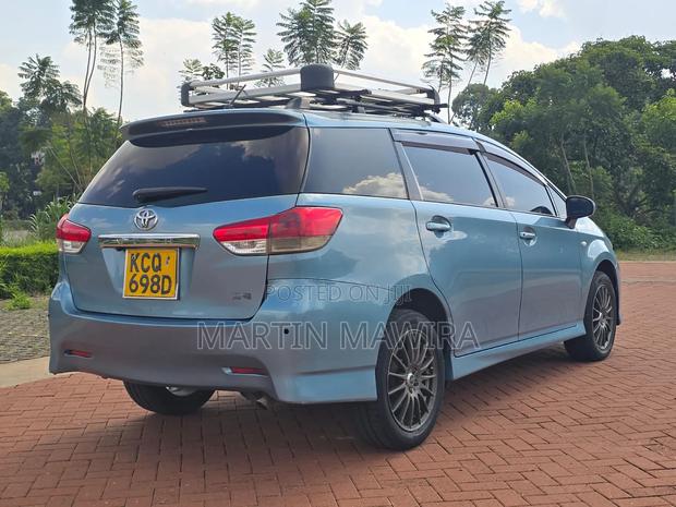 Toyota Wish 2011 Blue