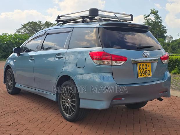 Toyota Wish 2011 Blue