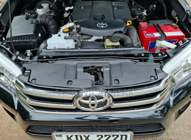 Toyota Hilux 2019 Black