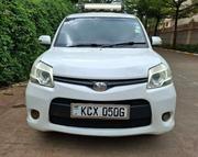 Toyota Sienta 2012 White for sale