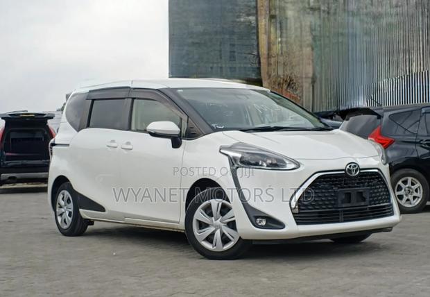 Toyota Sienta 1.5 FWD 2020 White