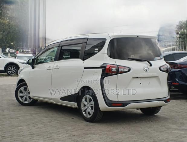 Toyota Sienta 1.5 FWD 2020 White