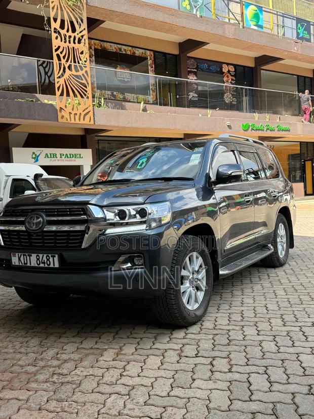 Toyota Land Cruiser 2010 Black