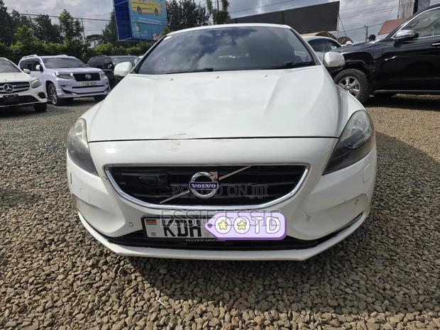 Volvo V40 T5 Premier Plus AWD 2015 White