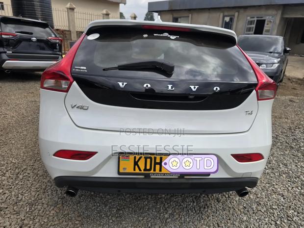 Volvo V40 T5 Premier Plus AWD 2015 White