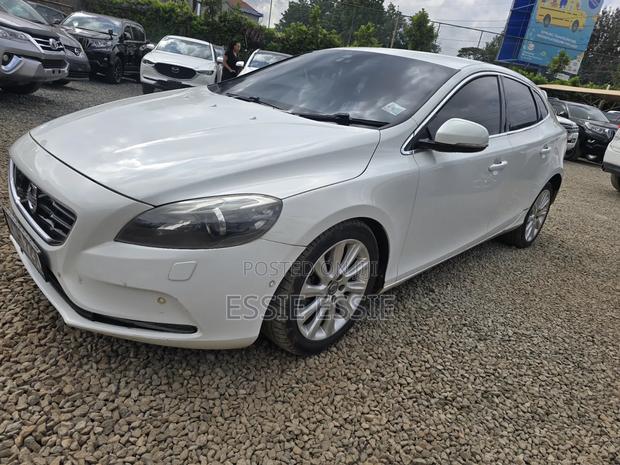 Volvo V40 T5 Premier Plus AWD 2015 White