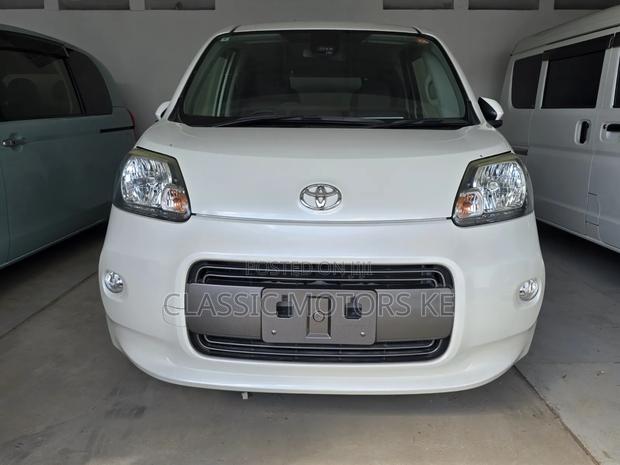 Toyota Porte 1.5 FWD 2019 Beige