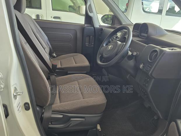 Toyota Porte 1.5 FWD 2019 Beige