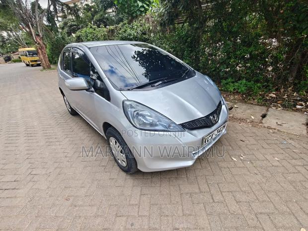 Honda Fit 2012 Silver