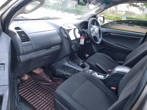 Isuzu D-MAX 2014 Gold