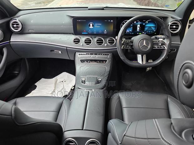 Mercedes-Benz E200 2021 Pearl