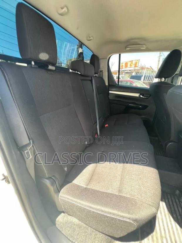 Toyota Hilux 2020 White