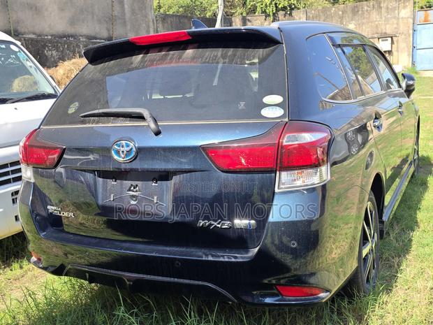 Toyota Corolla Fielder 1.5 Hybrid FWD 2019 Green