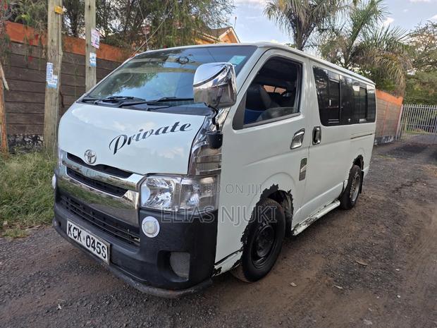 Toyota HiAce 2010 White
